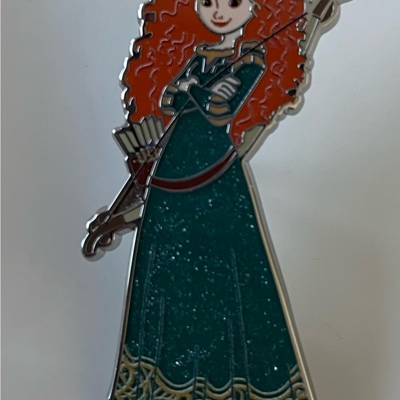 Disney Merida from Brave Pin - NEW - Dress with Bow & Arrow - Picture 3 of 4